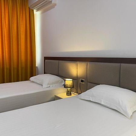3B Suites Boutique Hotel Sarande Bagian luar foto