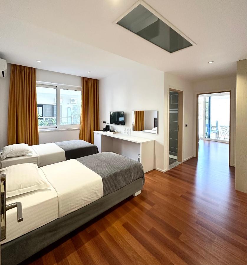 3B Suites Boutique Hotel Sarande Bagian luar foto