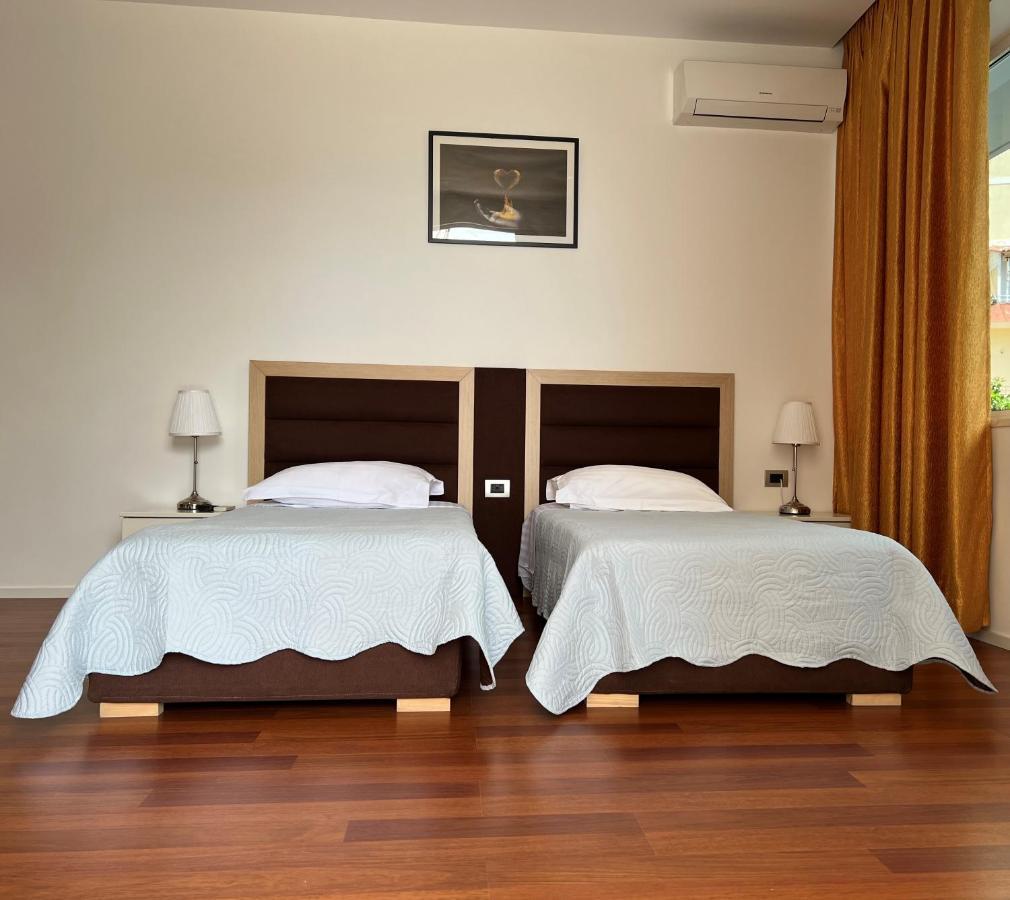 3B Suites Boutique Hotel Sarande Bagian luar foto