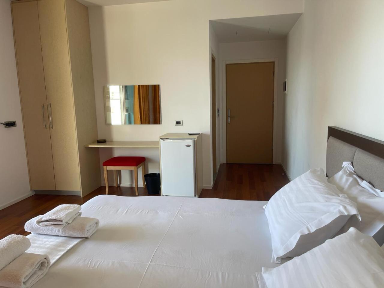 3B Suites Boutique Hotel Sarande Bagian luar foto