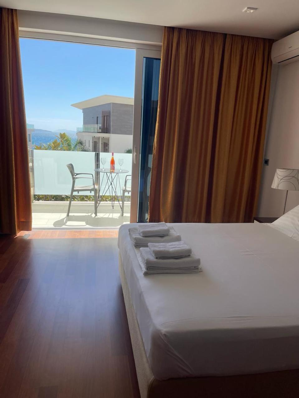 3B Suites Boutique Hotel Sarande Bagian luar foto