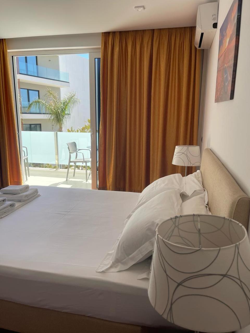3B Suites Boutique Hotel Sarande Bagian luar foto